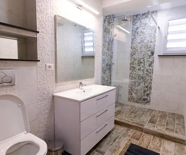 Apartment The Mews - Near Afi Mall Brasov