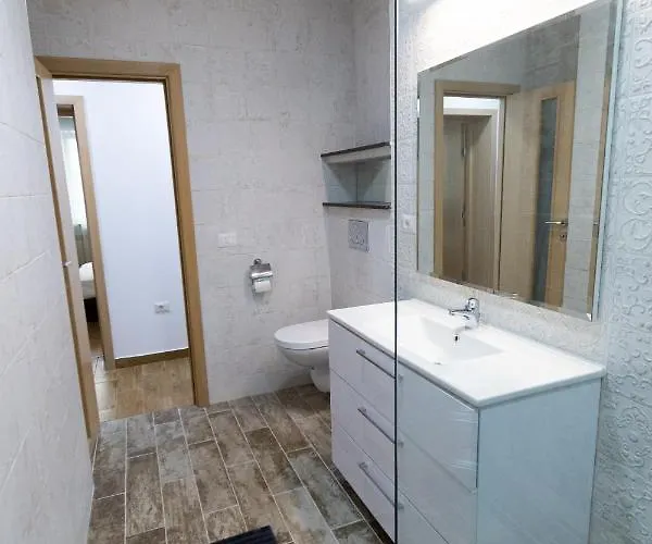 Apartment The Mews - Near Afi Mall Brasov